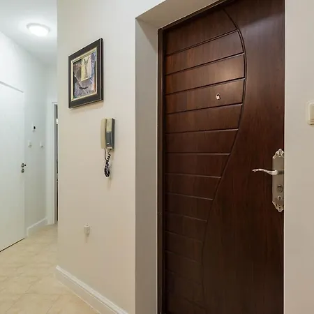 Апартаменты Bright And Relaxing Flat Near Sevastopol