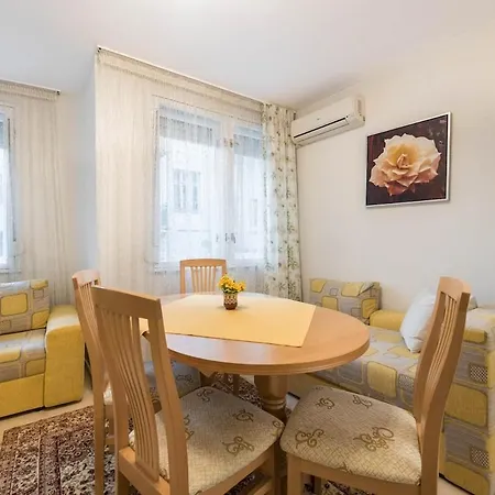 Bright And Relaxing Flat Near Sevastopol Апартаменты