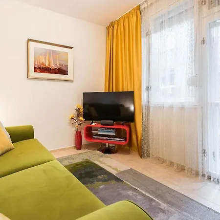 Апартаменты Bright And Relaxing Flat Near Sevastopol