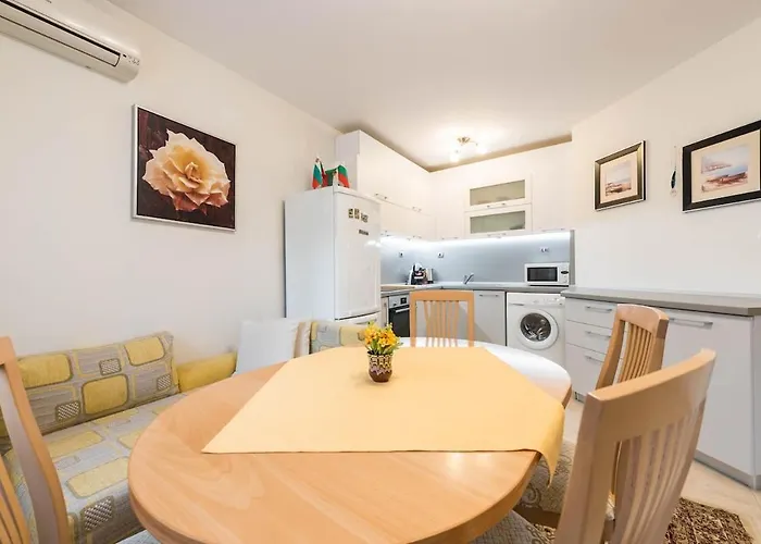 Calm Space In Center Apartamento Varna